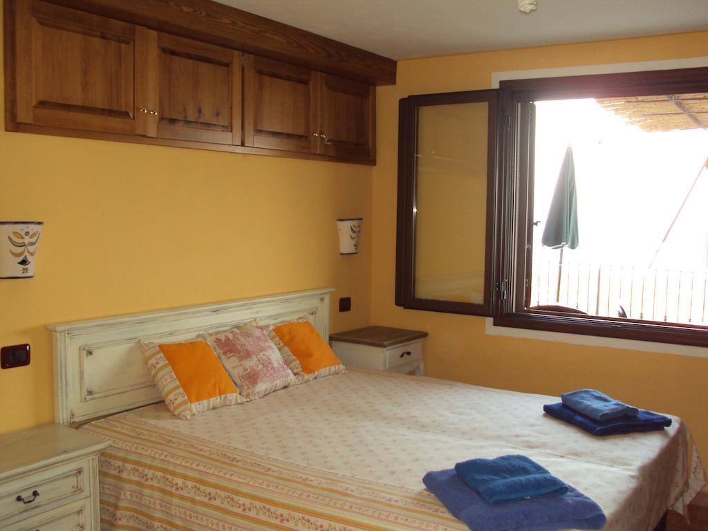 Fiorerosa Santa Maria Navarrese Kamer foto